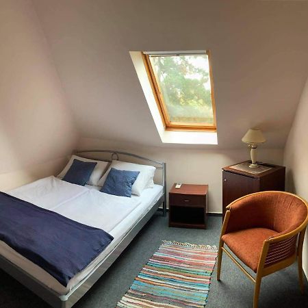 Berg Toboz Panzio Hotel Pecs Luaran gambar