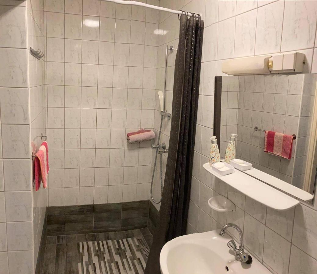Berg Toboz Panzio Hotel Pecs Luaran gambar