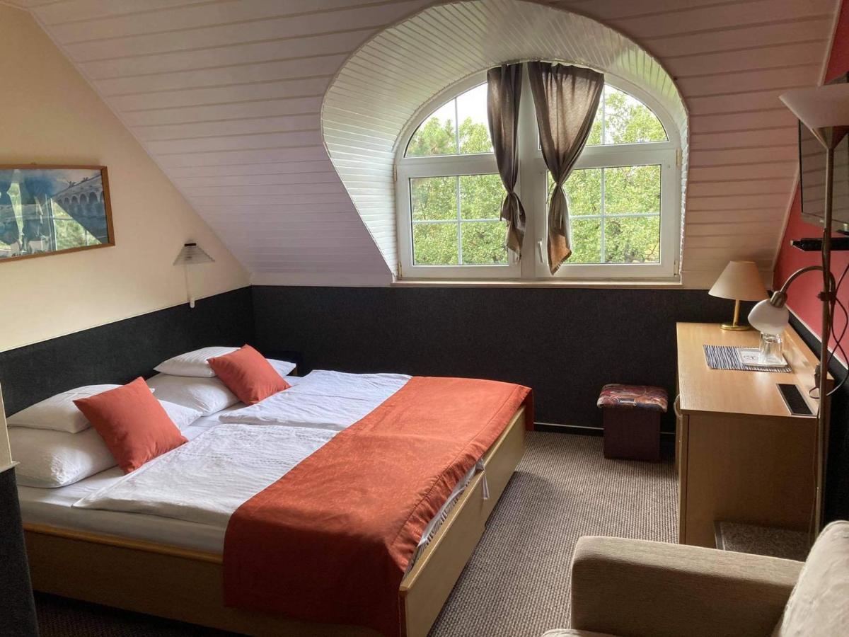 Berg Toboz Panzio Hotel Pecs Luaran gambar