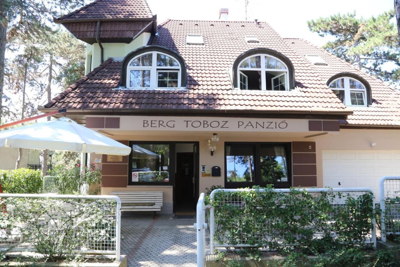 Berg Toboz Panzio Hotel Pecs Luaran gambar