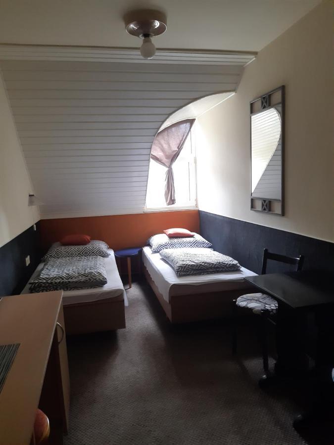 Berg Toboz Panzio Hotel Pecs Luaran gambar