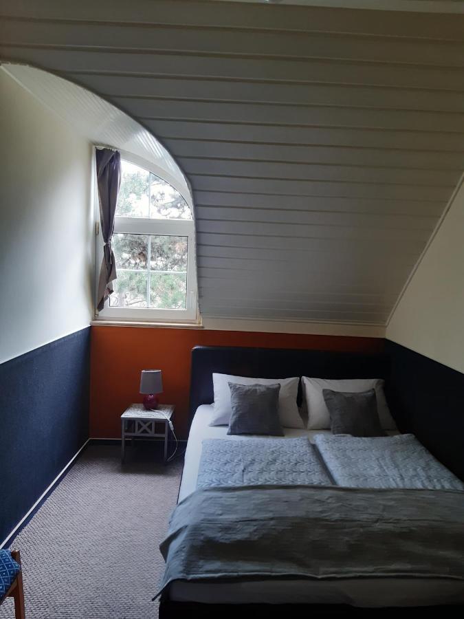 Berg Toboz Panzio Hotel Pecs Luaran gambar