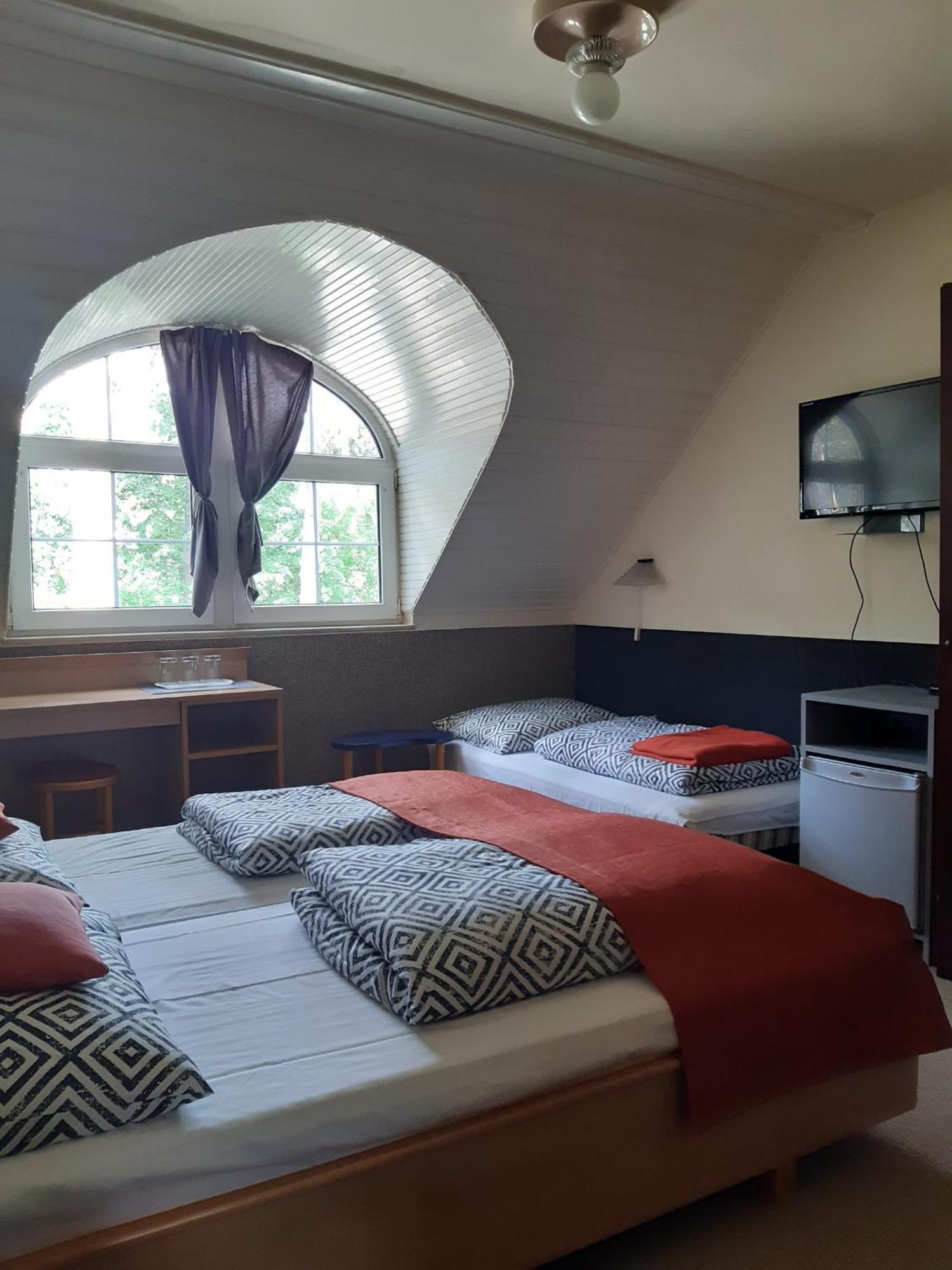 Berg Toboz Panzio Hotel Pecs Bilik gambar