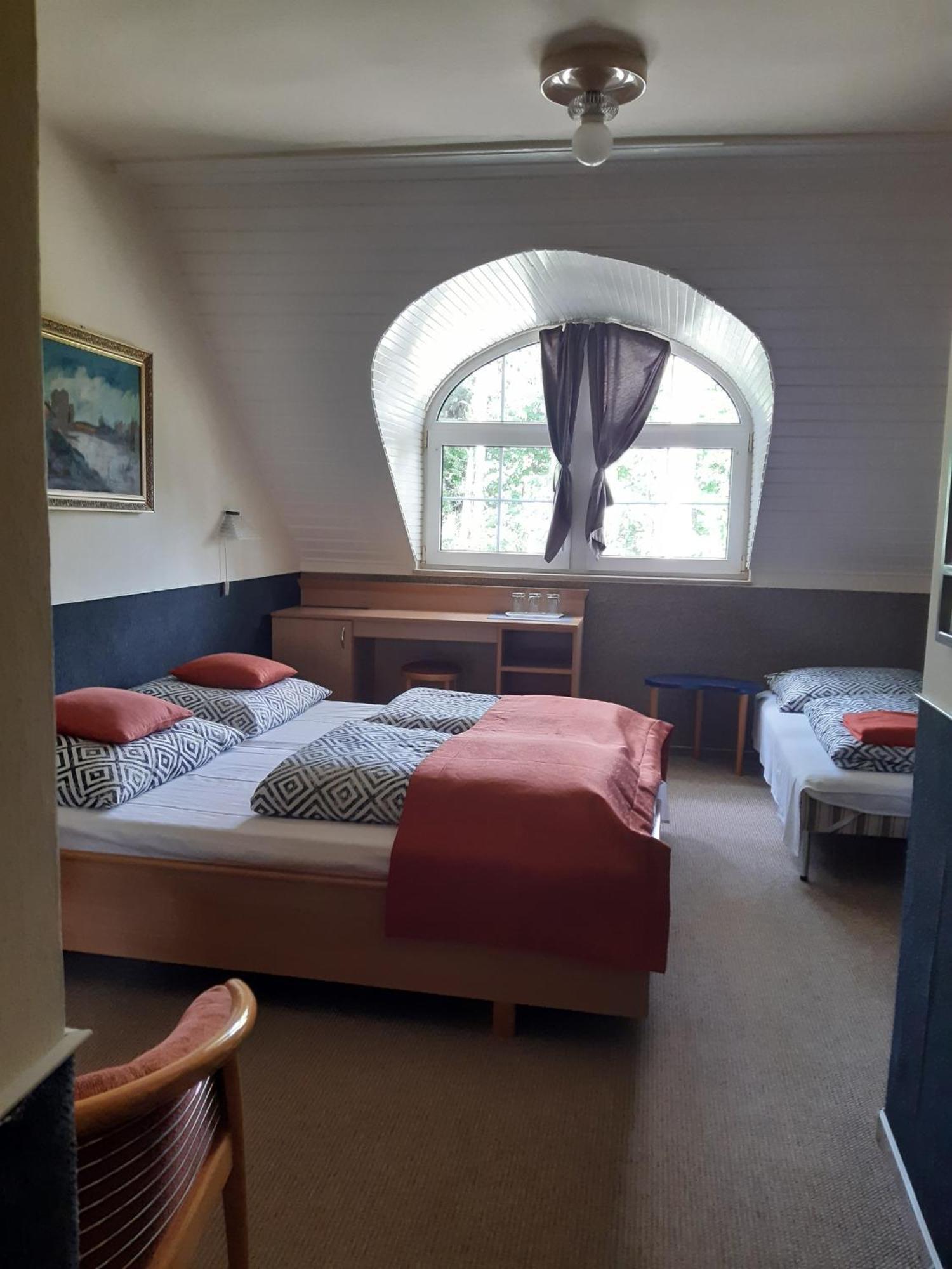 Berg Toboz Panzio Hotel Pecs Bilik gambar