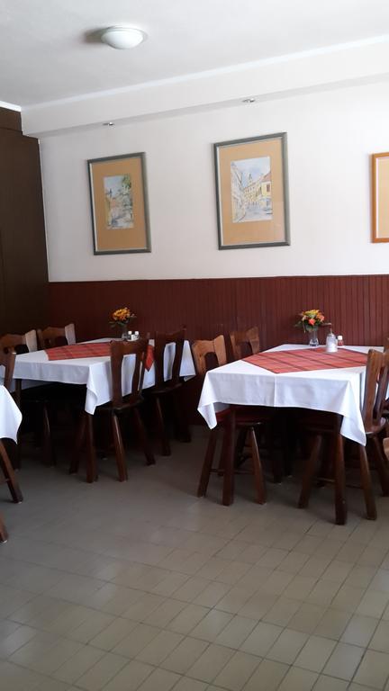 Berg Toboz Panzio Hotel Pecs Luaran gambar