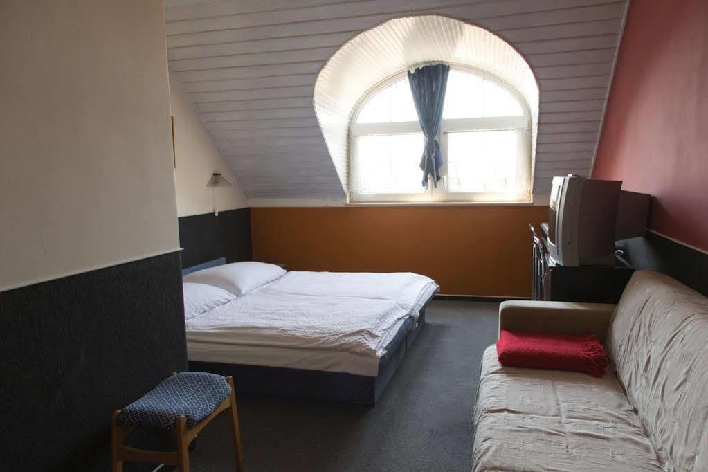 Berg Toboz Panzio Hotel Pecs Luaran gambar